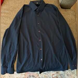 Men’s state & liberty shirt in dark blue. Size large